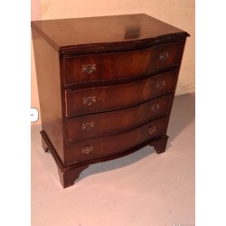 Petite commode en acajou