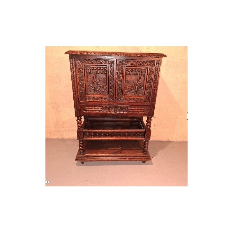 Petite crédence neo gothique renaissance Nantes Chêne massif noirci Bon état Dimensions Cabinet 86x45x125cm