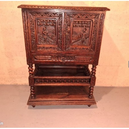 Petite crédence neo gothique renaissance Nantes Chêne massif noirci Bon état Dimensions Cabinet 86x45x125cm